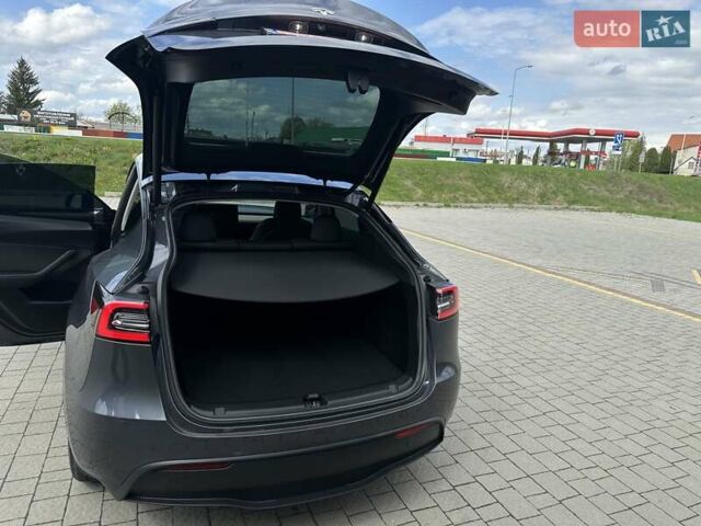 Серый Тесла Model Y, объемом двигателя 0 л и пробегом 9 тыс. км за 28950 $, фото 15 на Automoto.ua