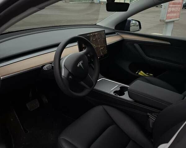 Серый Тесла Model Y, объемом двигателя 0 л и пробегом 15 тыс. км за 39500 $, фото 7 на Automoto.ua