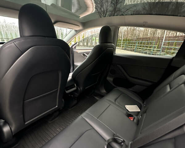 Серый Тесла Model Y, объемом двигателя 0 л и пробегом 22 тыс. км за 32000 $, фото 52 на Automoto.ua
