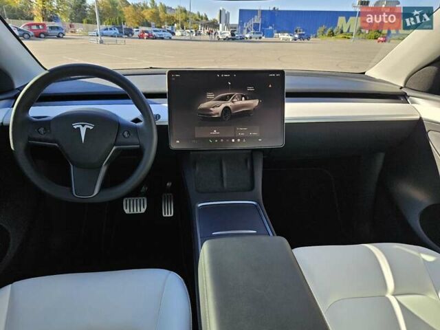 Серый Тесла Model Y, объемом двигателя 0 л и пробегом 29 тыс. км за 27900 $, фото 25 на Automoto.ua