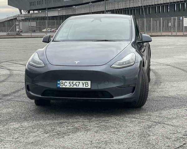 Серый Тесла Model Y, объемом двигателя 0 л и пробегом 16 тыс. км за 27950 $, фото 8 на Automoto.ua