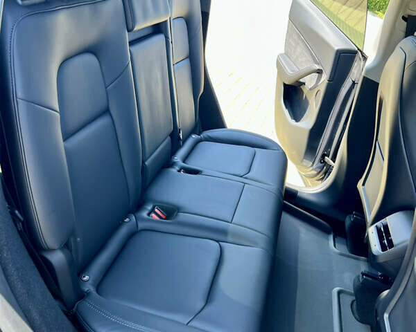 Серый Тесла Model Y, объемом двигателя 0 л и пробегом 45 тыс. км за 23700 $, фото 33 на Automoto.ua