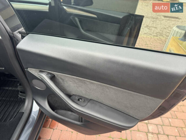 Сірий Тесла Model Y, об'ємом двигуна 0 л та пробігом 25 тис. км за 30000 $, фото 16 на Automoto.ua