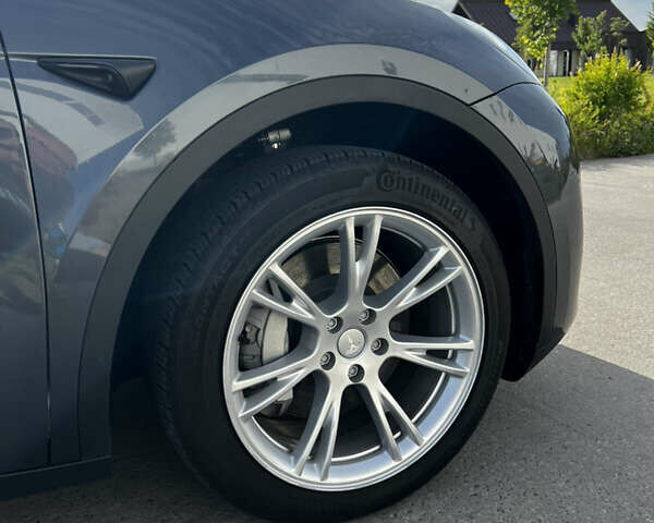 Серый Тесла Model Y, объемом двигателя 0 л и пробегом 19 тыс. км за 25800 $, фото 11 на Automoto.ua