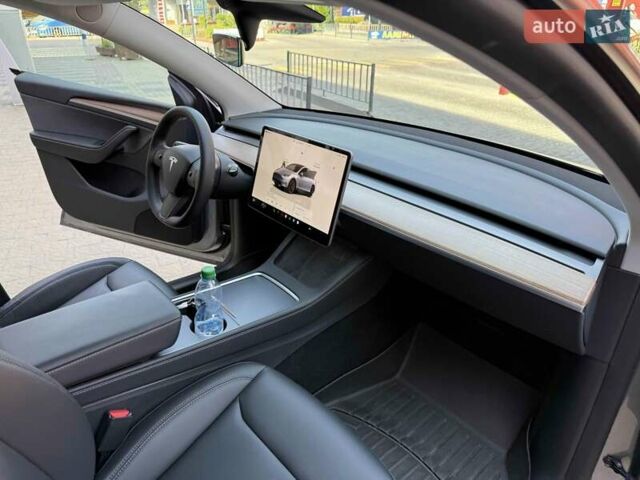 Серый Тесла Model Y, объемом двигателя 0 л и пробегом 20 тыс. км за 42900 $, фото 49 на Automoto.ua