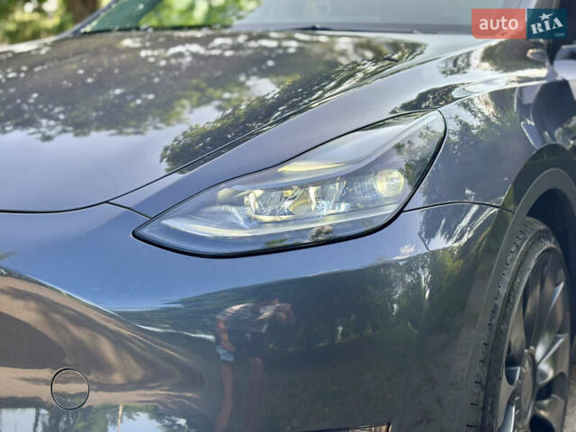 Серый Тесла Model Y, объемом двигателя 0 л и пробегом 20 тыс. км за 27500 $, фото 4 на Automoto.ua
