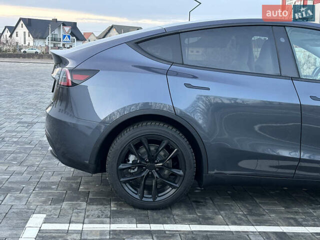 Серый Тесла Model Y, объемом двигателя 0 л и пробегом 10 тыс. км за 24800 $, фото 7 на Automoto.ua