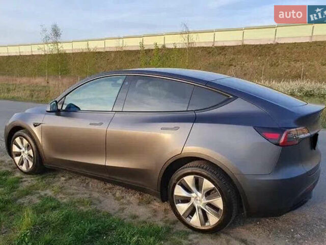 Серый Тесла Model Y, объемом двигателя 0 л и пробегом 39 тыс. км за 31000 $, фото 1 на Automoto.ua