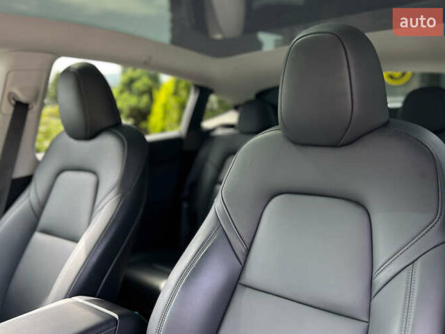 Серый Тесла Model Y, объемом двигателя 0 л и пробегом 16 тыс. км за 28999 $, фото 19 на Automoto.ua