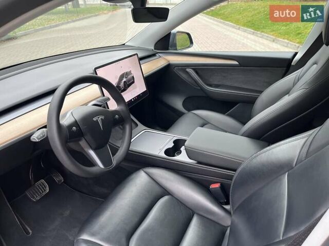 Серый Тесла Model Y, объемом двигателя 0 л и пробегом 60 тыс. км за 29000 $, фото 25 на Automoto.ua