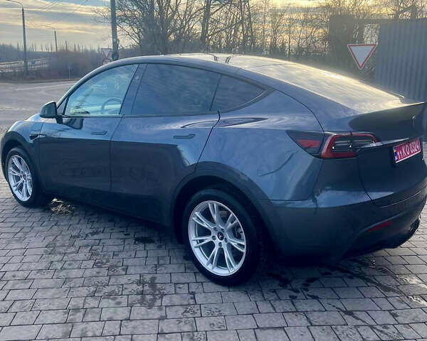 Серый Тесла Model Y, объемом двигателя 0 л и пробегом 20 тыс. км за 25500 $, фото 6 на Automoto.ua