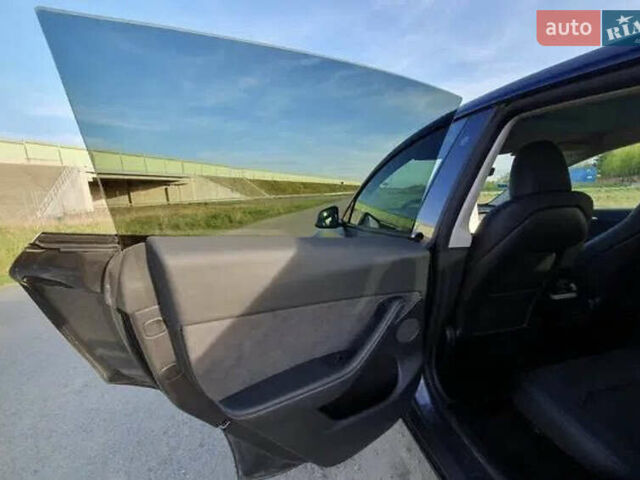 Серый Тесла Model Y, объемом двигателя 0 л и пробегом 39 тыс. км за 31000 $, фото 22 на Automoto.ua
