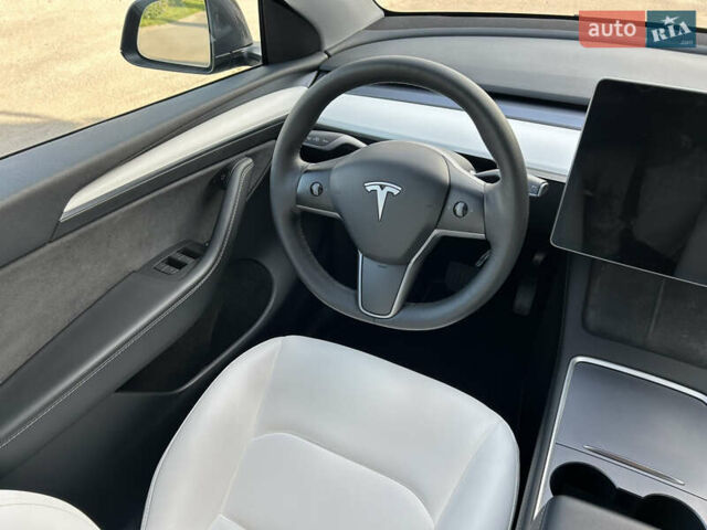 Серый Тесла Model Y, объемом двигателя 0 л и пробегом 55 тыс. км за 29500 $, фото 12 на Automoto.ua