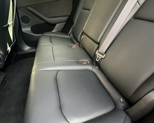 Тесла Model Y 2023 у Чернівцях на Automoto.ua Сірий Тесла Model Y, об'ємом двигуна 0 л та пробігом 20 тис. км за 23500 $, фото 29 на Automoto.ua