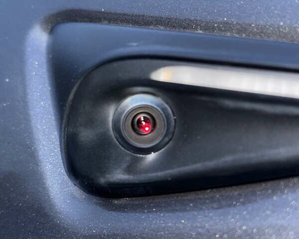 Серый Тесла Model Y, объемом двигателя 0 л и пробегом 44 тыс. км за 25000 $, фото 10 на Automoto.ua