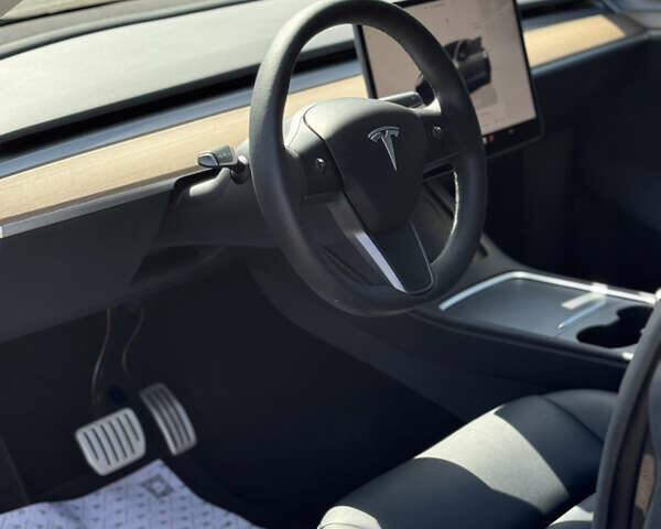 Серый Тесла Model Y, объемом двигателя 0 л и пробегом 36 тыс. км за 29900 $, фото 18 на Automoto.ua