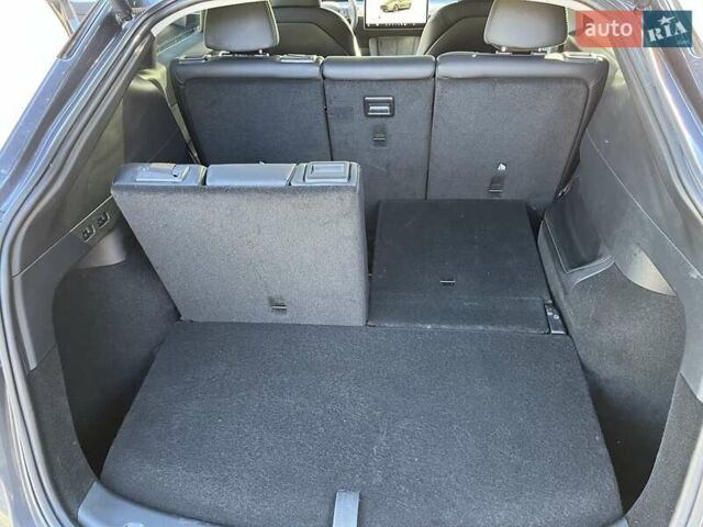 Серый Тесла Model Y, объемом двигателя 0 л и пробегом 40 тыс. км за 27700 $, фото 13 на Automoto.ua