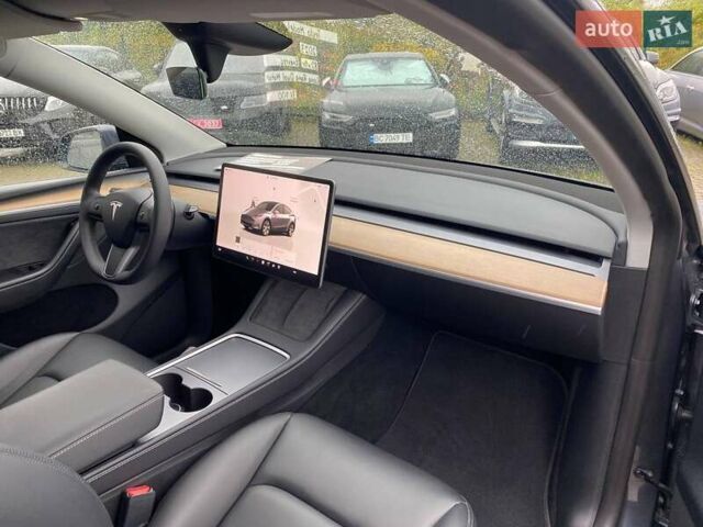 Серый Тесла Model Y, объемом двигателя 0 л и пробегом 30 тыс. км за 31700 $, фото 8 на Automoto.ua