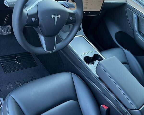 Серый Тесла Model Y, объемом двигателя 0 л и пробегом 2 тыс. км за 38400 $, фото 10 на Automoto.ua