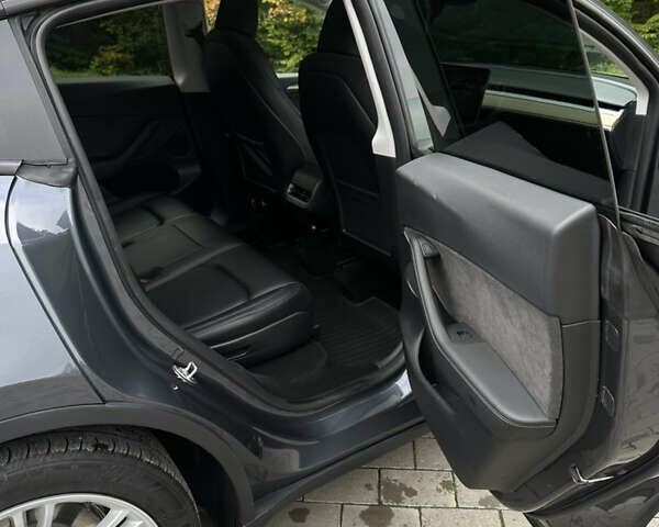 Серый Тесла Model Y, объемом двигателя 0 л и пробегом 4 тыс. км за 26500 $, фото 15 на Automoto.ua