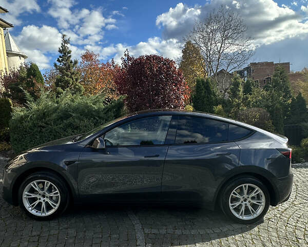 Тесла Model Y 2023 у Чернівцях на Automoto.ua Сірий Тесла Model Y, об'ємом двигуна 0 л та пробігом 20 тис. км за 23500 $, фото 2 на Automoto.ua