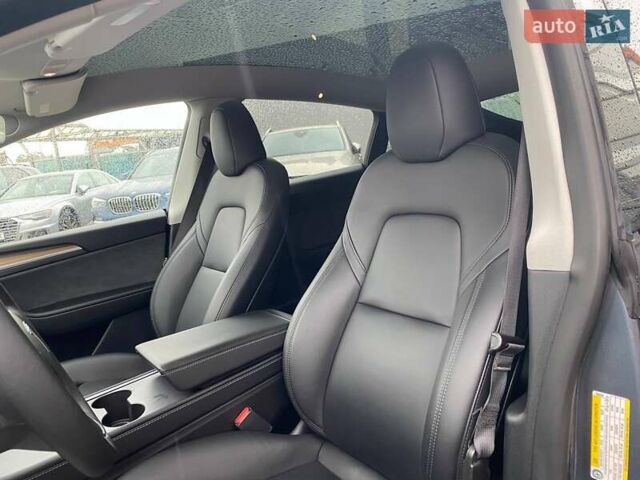 Серый Тесла Model Y, объемом двигателя 0 л и пробегом 30 тыс. км за 31700 $, фото 16 на Automoto.ua