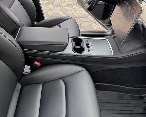 Тесла Model Y 2023 в Ровно на Automoto.ua Серый Тесла Model Y, объемом двигателя 0 л и пробегом 30 тыс. км за 30000 $, фото 47 на Automoto.ua