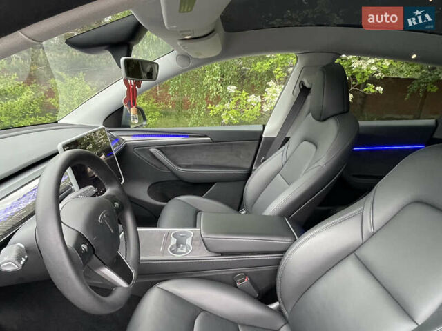 Серый Тесла Model Y, объемом двигателя 0 л и пробегом 19 тыс. км за 33700 $, фото 23 на Automoto.ua
