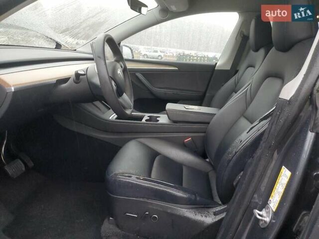 Серый Тесла Model Y, объемом двигателя 0 л и пробегом 35 тыс. км за 17000 $, фото 6 на Automoto.ua