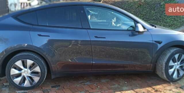 Серый Тесла Model Y, объемом двигателя 0 л и пробегом 46 тыс. км за 31000 $, фото 5 на Automoto.ua
