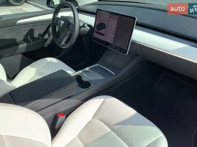 Серый Тесла Model Y, объемом двигателя 0 л и пробегом 4 тыс. км за 30000 $, фото 14 на Automoto.ua