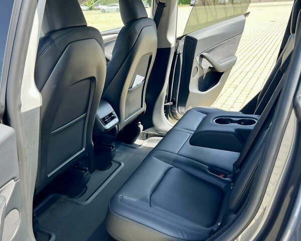 Сірий Тесла Model Y, об'ємом двигуна 0 л та пробігом 45 тис. км за 23300 $, фото 36 на Automoto.ua