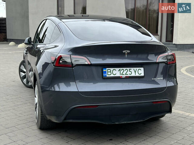 Серый Тесла Model Y, объемом двигателя 0 л и пробегом 52 тыс. км за 27499 $, фото 9 на Automoto.ua