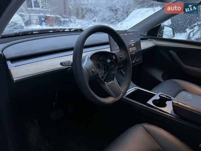 Серый Тесла Model Y, объемом двигателя 0 л и пробегом 26 тыс. км за 18900 $, фото 9 на Automoto.ua