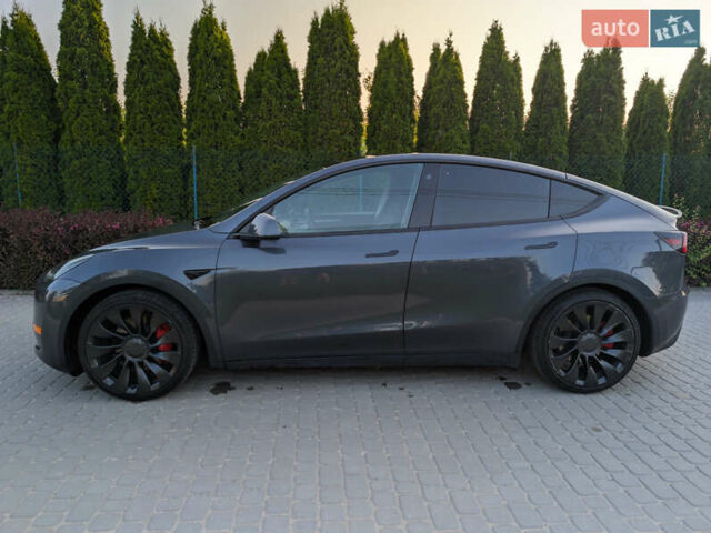 Серый Тесла Model Y, объемом двигателя 0 л и пробегом 47 тыс. км за 26000 $, фото 1 на Automoto.ua
