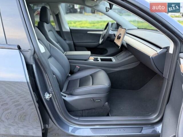 Серый Тесла Model Y, объемом двигателя 0 л и пробегом 30 тыс. км за 26500 $, фото 18 на Automoto.ua