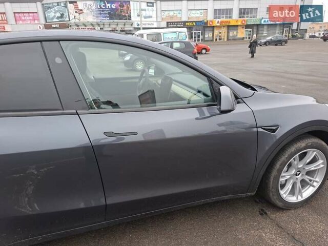 Серый Тесла Model Y, объемом двигателя 0 л и пробегом 15 тыс. км за 39500 $, фото 13 на Automoto.ua