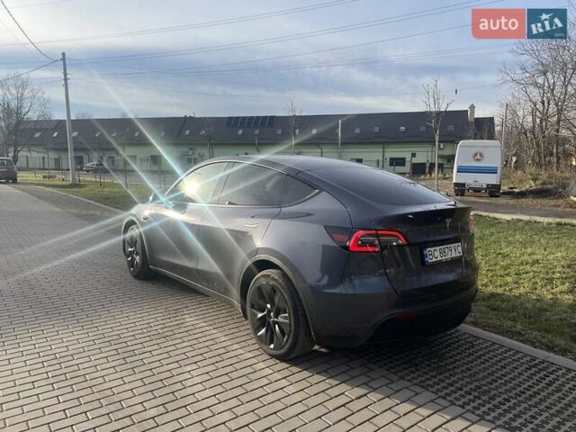 Серый Тесла Model Y, объемом двигателя 0 л и пробегом 42 тыс. км за 25990 $, фото 2 на Automoto.ua