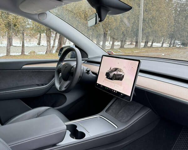 Серый Тесла Model Y, объемом двигателя 0 л и пробегом 28 тыс. км за 28200 $, фото 22 на Automoto.ua