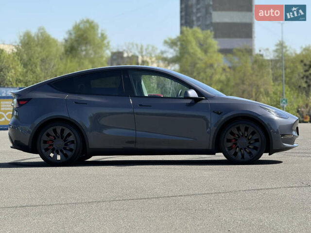 Серый Тесла Model Y, объемом двигателя 0 л и пробегом 28 тыс. км за 29000 $, фото 5 на Automoto.ua