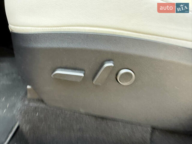 Сірий Тесла Model Y, об'ємом двигуна 0 л та пробігом 28 тис. км за 27900 $, фото 55 на Automoto.ua