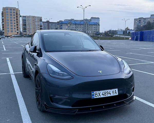 Серый Тесла Model Y, объемом двигателя 0 л и пробегом 44 тыс. км за 25000 $, фото 1 на Automoto.ua