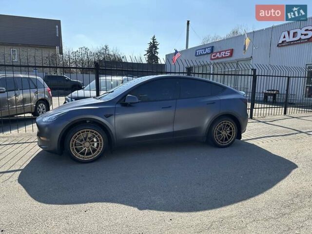 Серый Тесла Model Y, объемом двигателя 0 л и пробегом 12 тыс. км за 31800 $, фото 3 на Automoto.ua