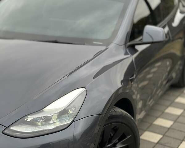 Серый Тесла Model Y, объемом двигателя 0 л и пробегом 7 тыс. км за 29950 $, фото 4 на Automoto.ua