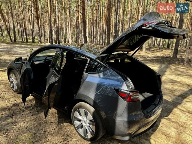 Серый Тесла Model Y, объемом двигателя 0 л и пробегом 15 тыс. км за 27100 $, фото 12 на Automoto.ua