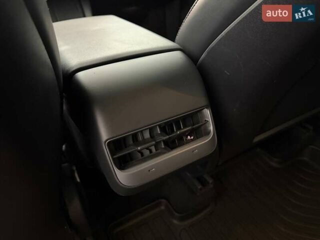 Сірий Тесла Model Y, об'ємом двигуна 0 л та пробігом 70 тис. км за 31500 $, фото 40 на Automoto.ua