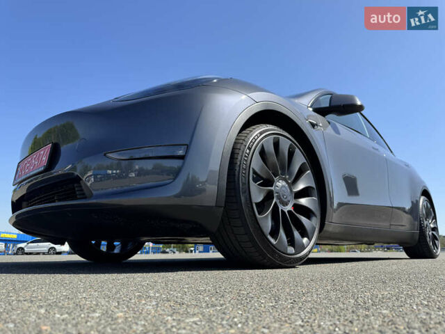 Серый Тесла Model Y, объемом двигателя 0 л и пробегом 28 тыс. км за 29000 $, фото 13 на Automoto.ua