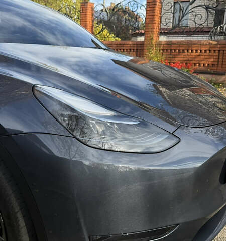 Серый Тесла Model Y, объемом двигателя 0 л и пробегом 25 тыс. км за 30500 $, фото 3 на Automoto.ua