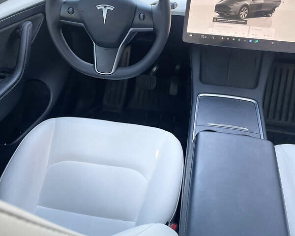Сірий Тесла Model Y, об'ємом двигуна 0 л та пробігом 43 тис. км за 28500 $, фото 108 на Automoto.ua