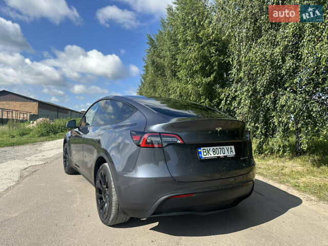 Сірий Тесла Model Y, об'ємом двигуна 0 л та пробігом 32 тис. км за 24700 $, фото 5 на Automoto.ua